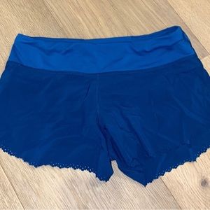 NO LONGER SOLD -> lululemon 2.5” speed up with scalloped edge trim